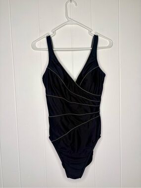 MIRACLESUIT Horizon Black & White Swimsuit One Piece V-neck Sz 12 Tummy Control